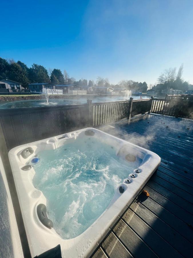 Loki'S Retreat Lodge With Hot Tub York Zewnętrze zdjęcie
